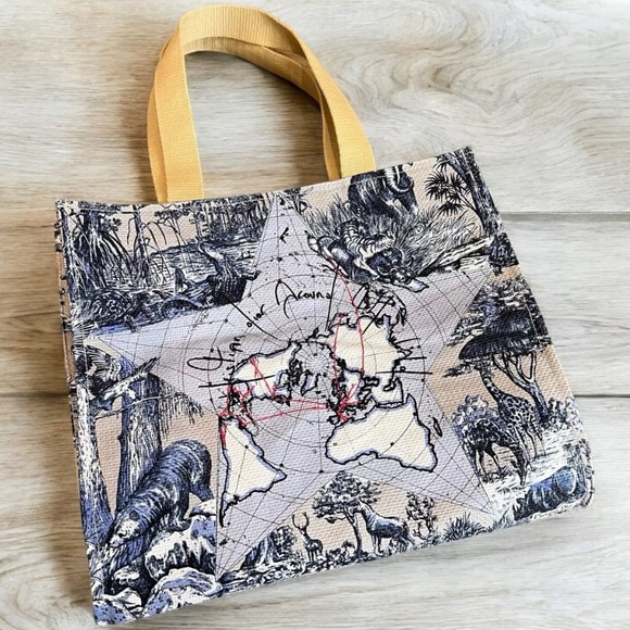 BRAND NEW Christian Dior Beauty Around the World Tote Bag - Picture 2 of 4